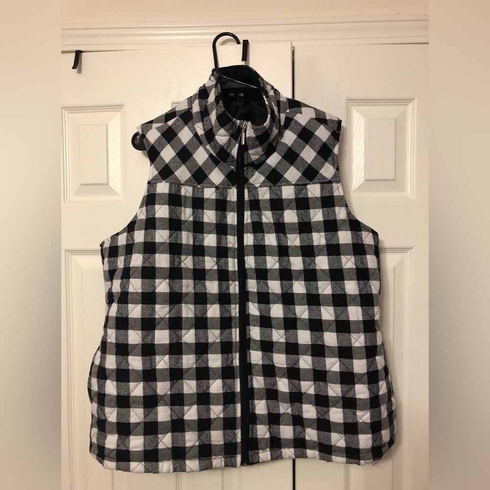 Jane Ashley Black & White Plaid Vest size 2X